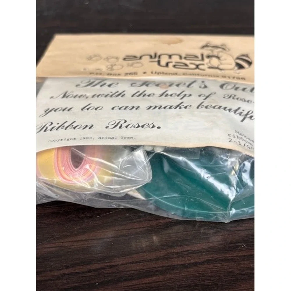 Vintage Rose-Eze Ribbon Rose Maker Animal Trax 1982 Craft Kit Offray Ribbon
